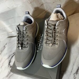 NIB Vionic Olessa Sneakers